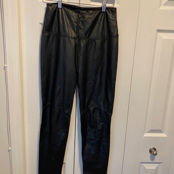 Lysse size M faux leather pants - Picture 2 of 7